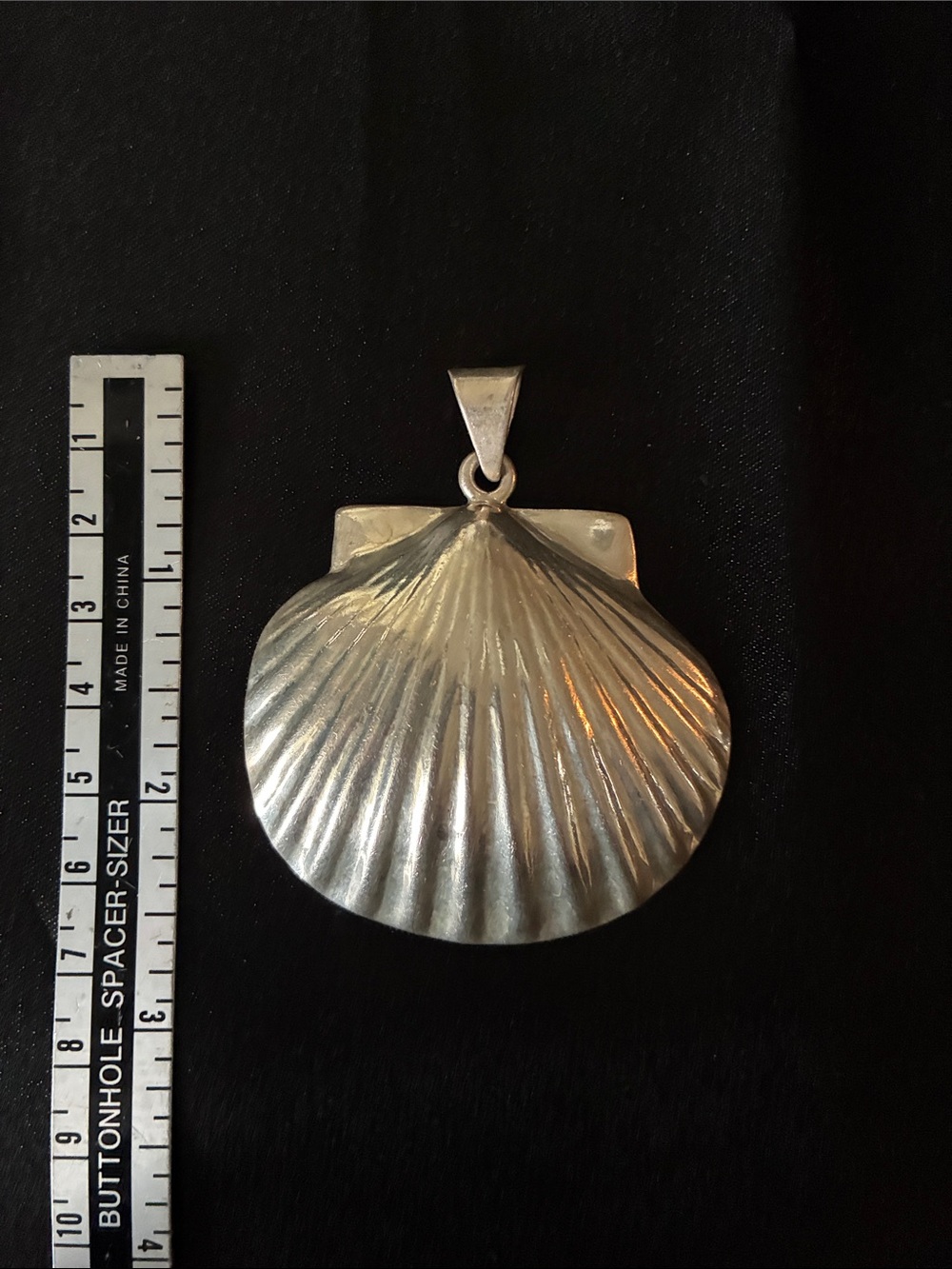 Sterling Silver Shell Pendant Necklace - Silver Scallop Design - Picture 2 of 2